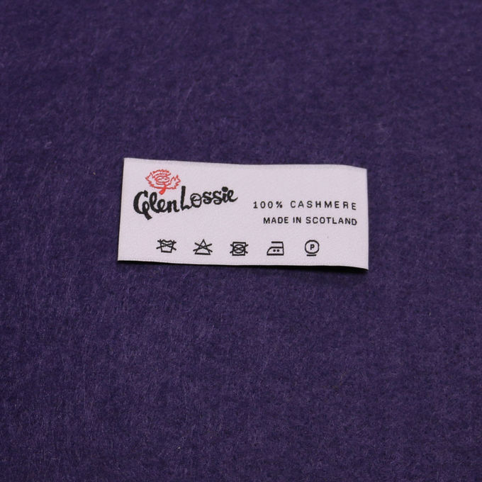 Изготовленным на заказ шея сплетенная логотипом обозначает одежду одежды бренда картины маркирует и ярлыки